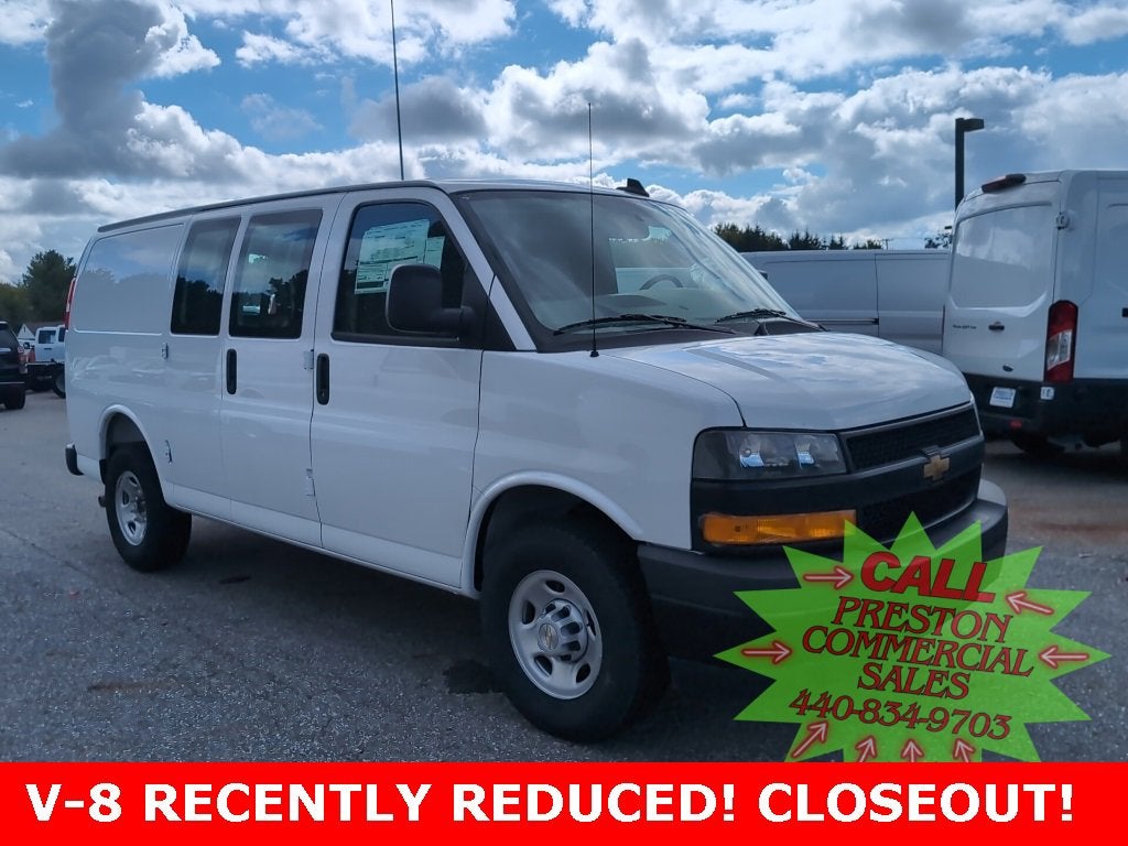 2025 Chevrolet Express Cargo 3500 WT