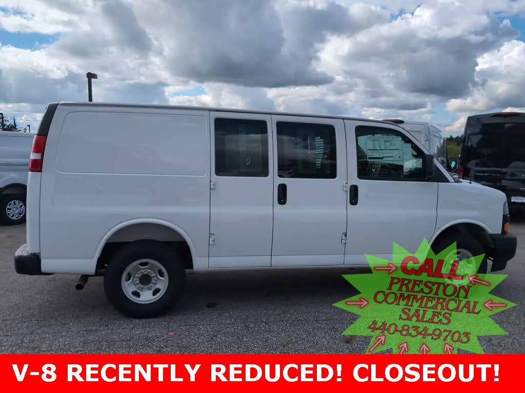 2025 Chevrolet Express Cargo 3500 WT