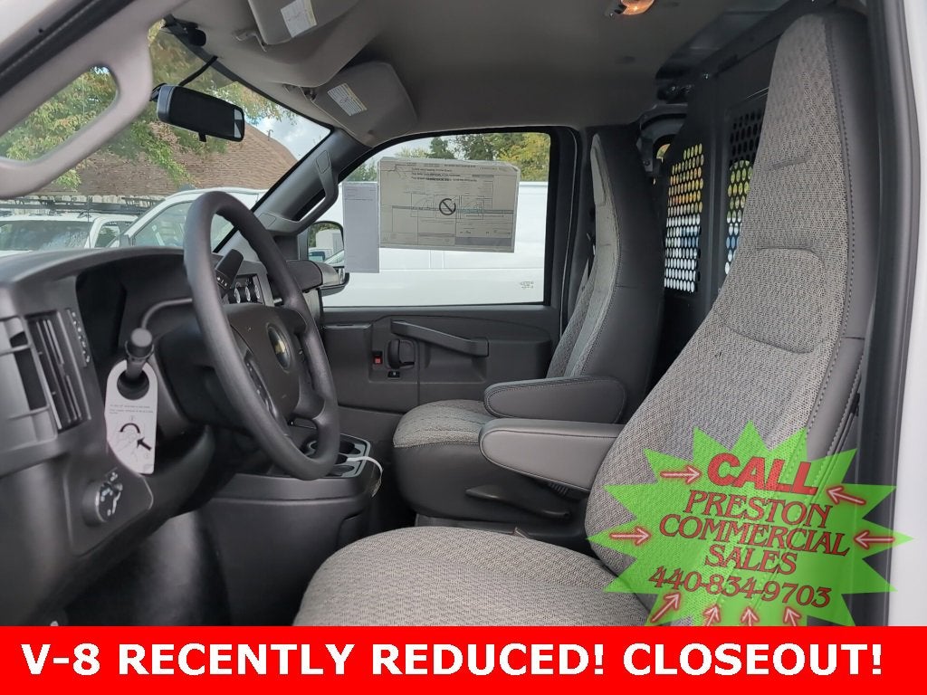 2025 Chevrolet Express Cargo 3500 WT