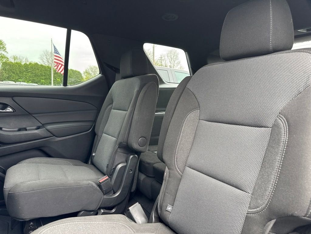 2022 Chevrolet Traverse LT Cloth