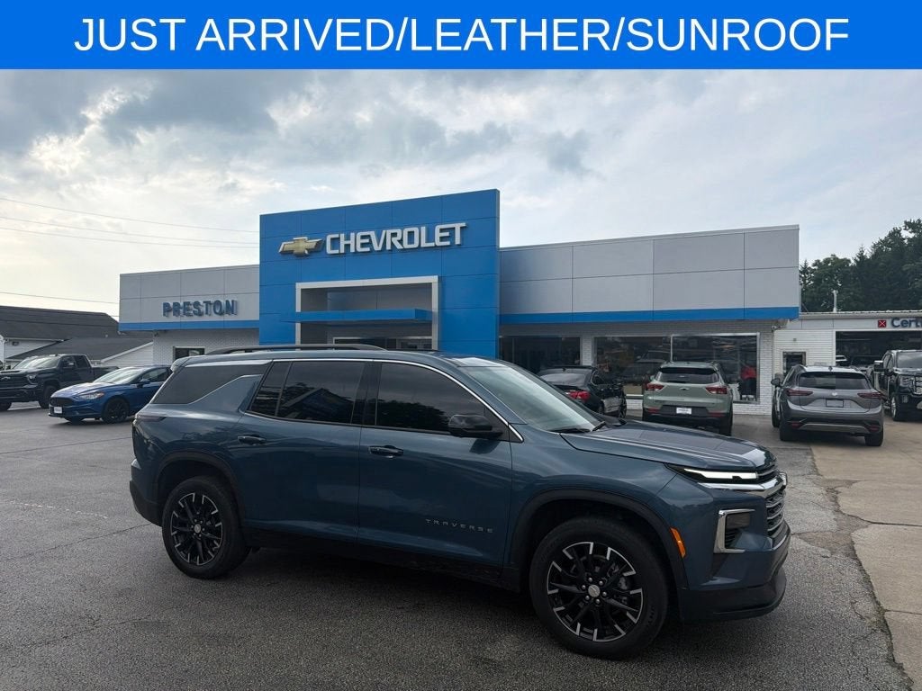 2025 Chevrolet Traverse LT