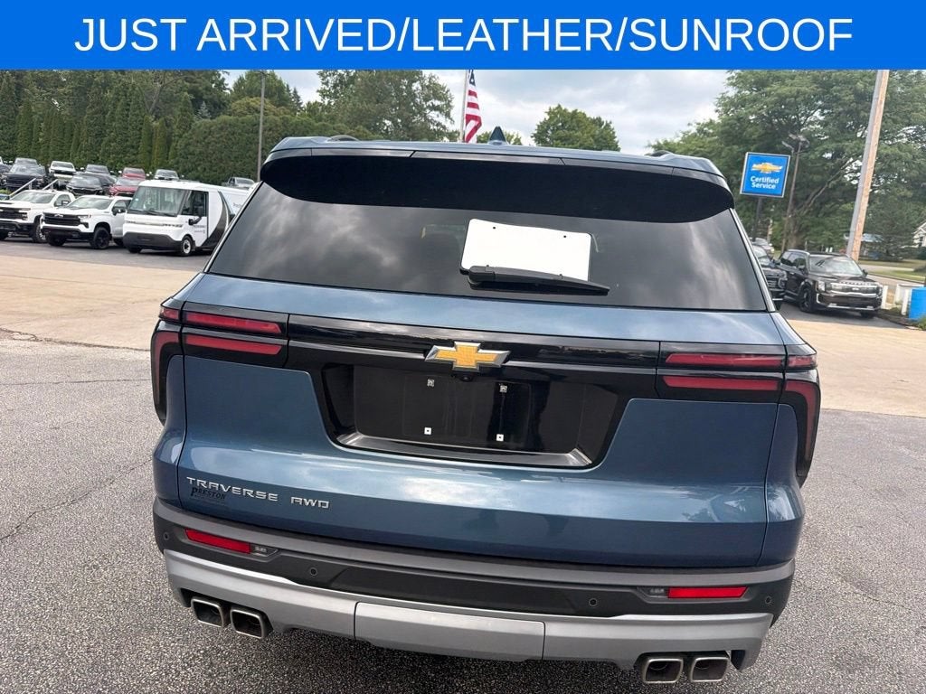 2025 Chevrolet Traverse LT