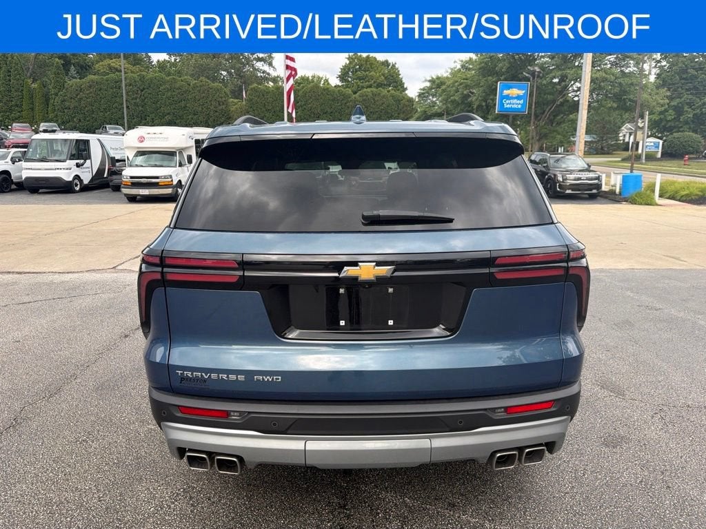 2025 Chevrolet Traverse LT