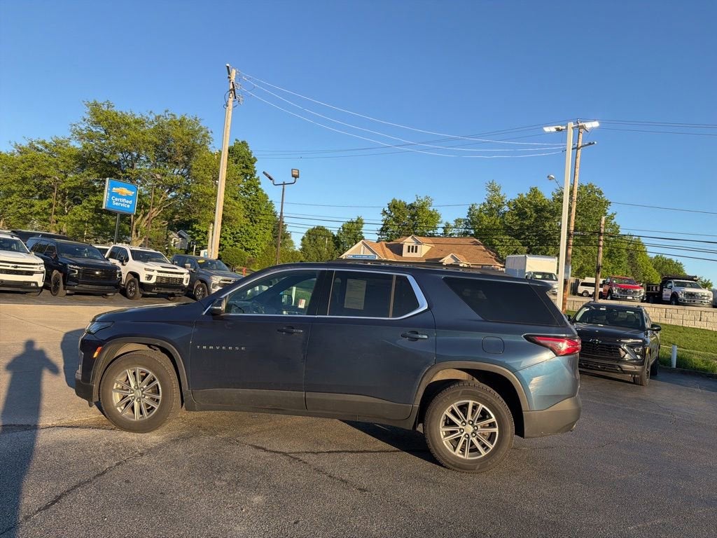 2023 Chevrolet Traverse LT Leather