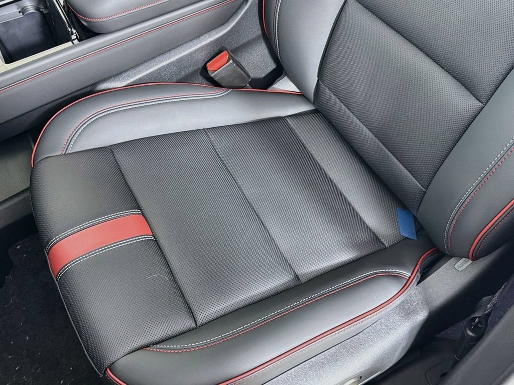 2027 Chevrolet Traverse RS - Photo 16