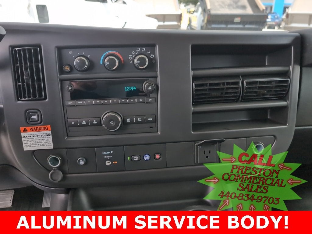 2025 Chevrolet Express Cutaway 3500 1WT