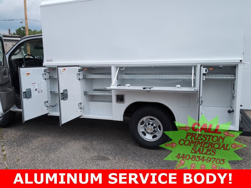 2025 Chevrolet Express Cutaway 3500 1WT