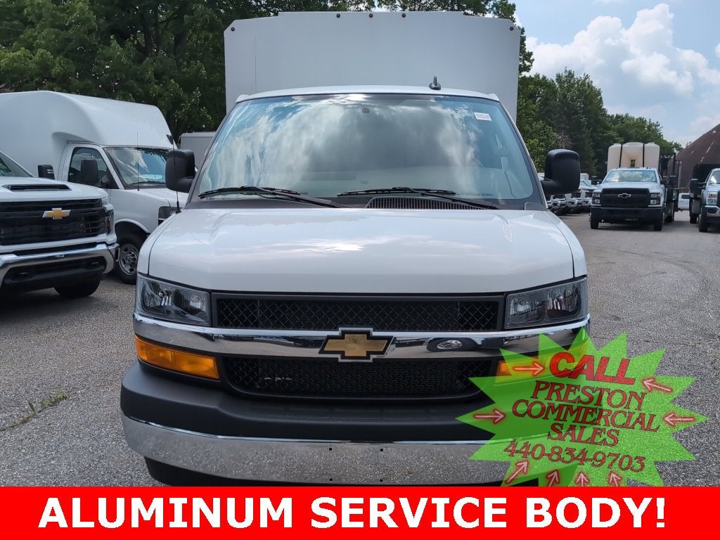 2025 Chevrolet Express Cutaway 3500 1WT