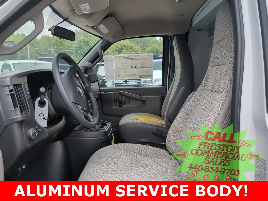 2025 Chevrolet Express Cutaway 3500 1WT