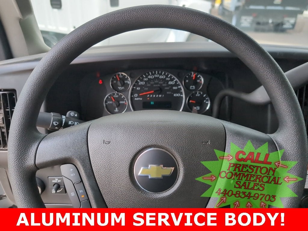 2025 Chevrolet Express Cutaway 3500 1WT