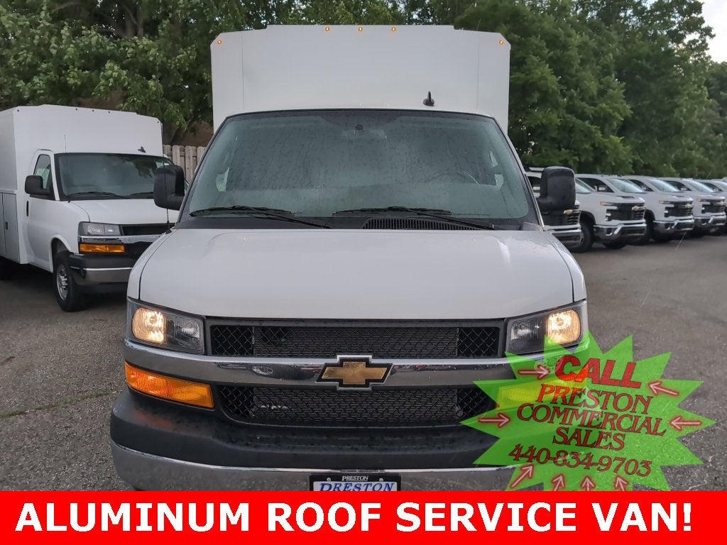 2025 Chevrolet Express Cutaway 3500 1WT