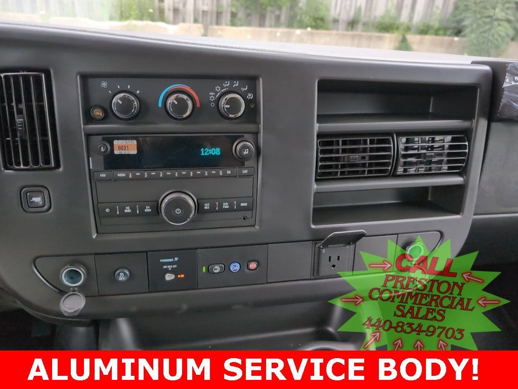 2025 Chevrolet Express Cutaway 3500 1WT