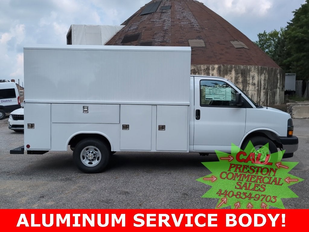 2025 Chevrolet Express Cutaway 3500 1WT