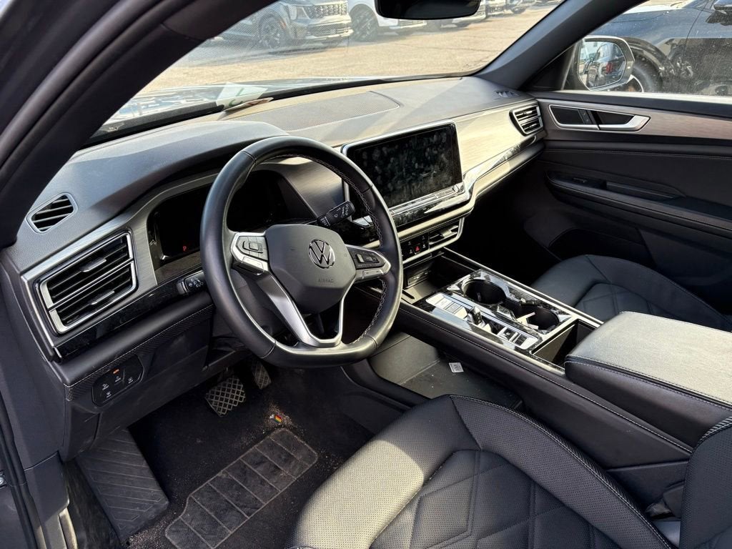 2025 Volkswagen Atlas Cross Sport 2.0T SE w/Technology