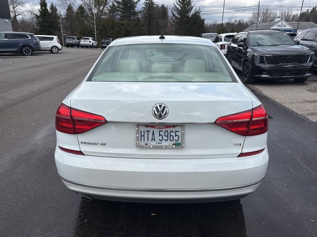2016 Volkswagen Passat 1.8T SE