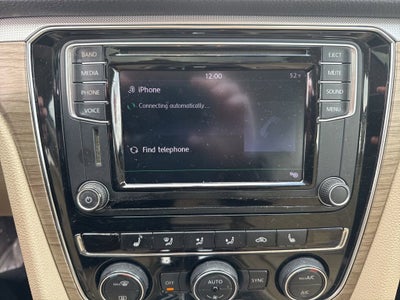 2016 Volkswagen Passat 1.8T SE