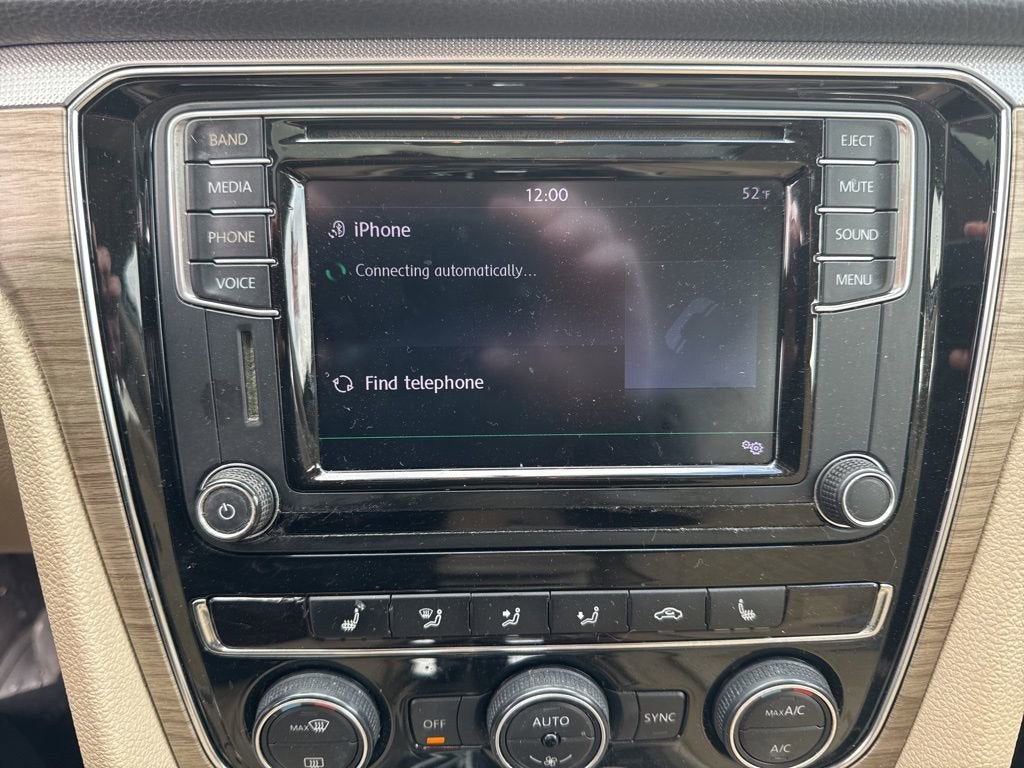 2016 Volkswagen Passat 1.8T SE