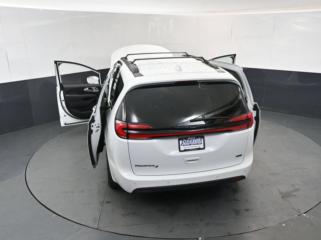 2022 Chrysler Pacifica Touring L AWD