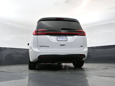 2022 Chrysler Pacifica Touring L AWD