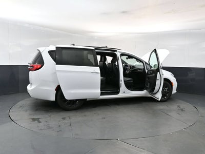 2022 Chrysler Pacifica Touring L AWD