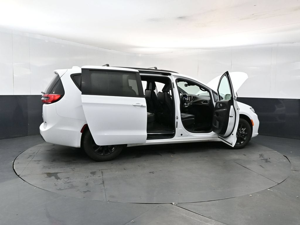 2022 Chrysler Pacifica Touring L AWD