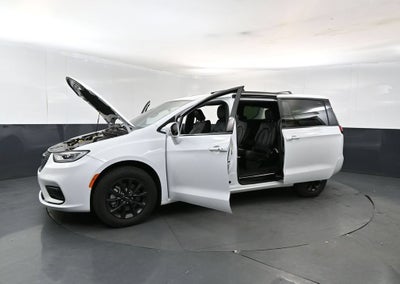 2022 Chrysler Pacifica Touring L AWD