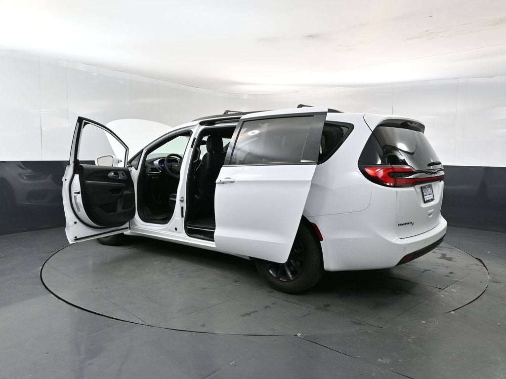 2022 Chrysler Pacifica Touring L AWD