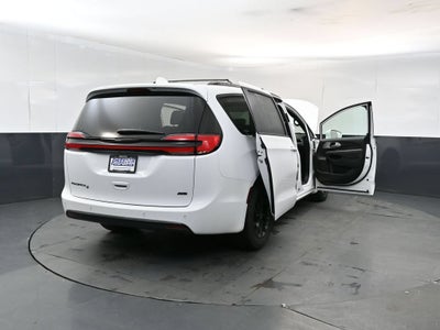 2022 Chrysler Pacifica Touring L AWD