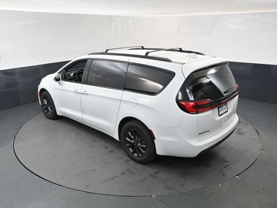 2022 Chrysler Pacifica Touring L AWD
