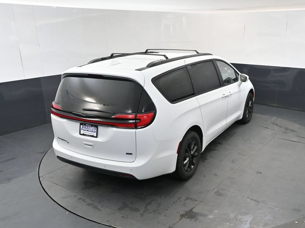 2022 Chrysler Pacifica Touring L AWD