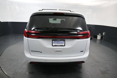 2022 Chrysler Pacifica Touring L AWD