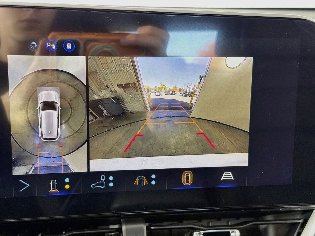 2027 Chevrolet Equinox LT - Photo 14