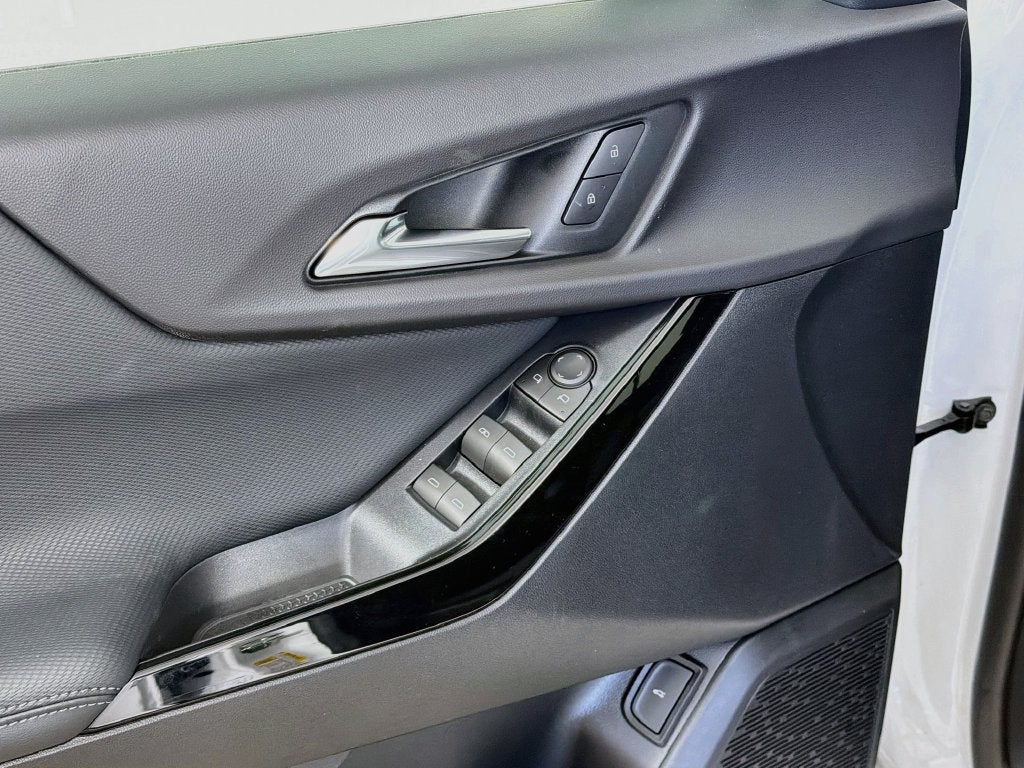2027 Chevrolet Equinox LT - Photo 18