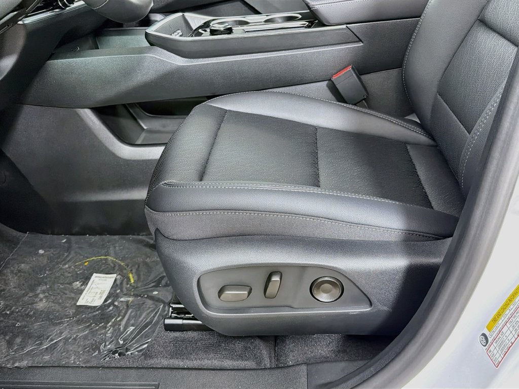 2027 Chevrolet Equinox LT - Photo 19
