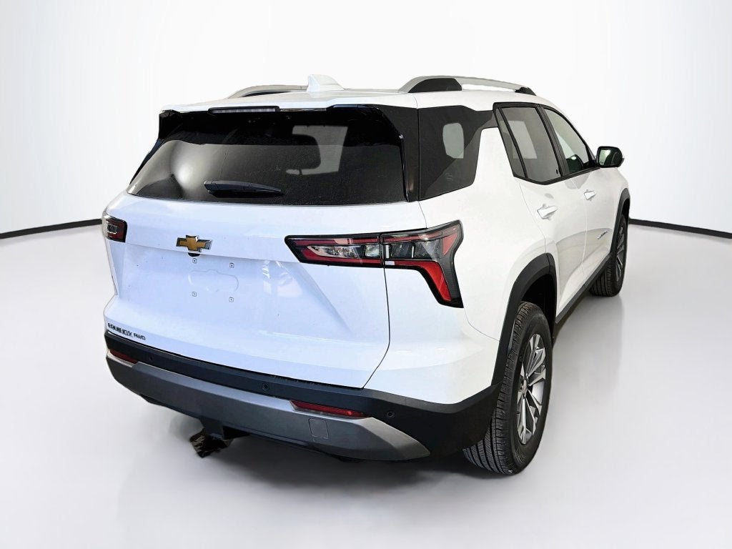 2027 Chevrolet Equinox LT - Photo 5