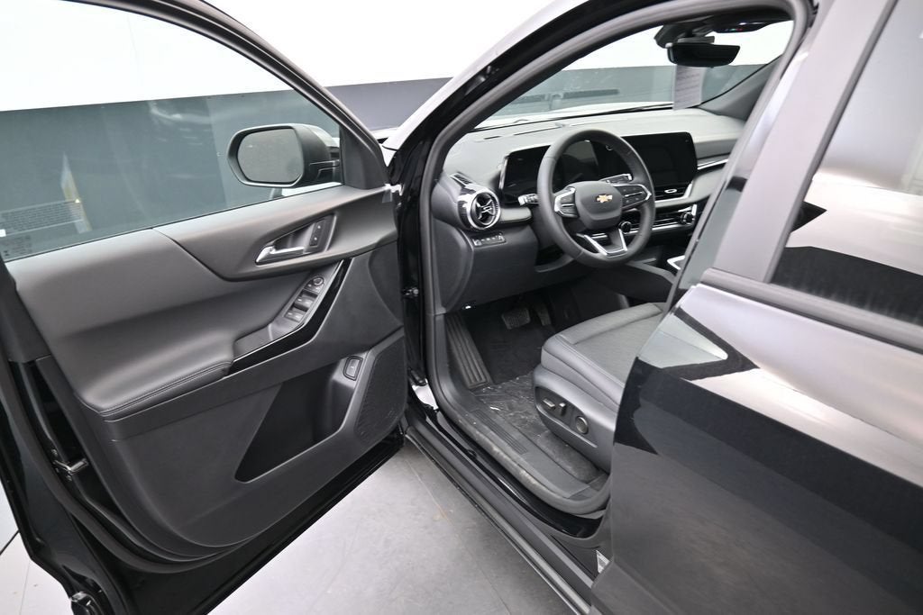 2026 Chevrolet Equinox LT - Photo 8