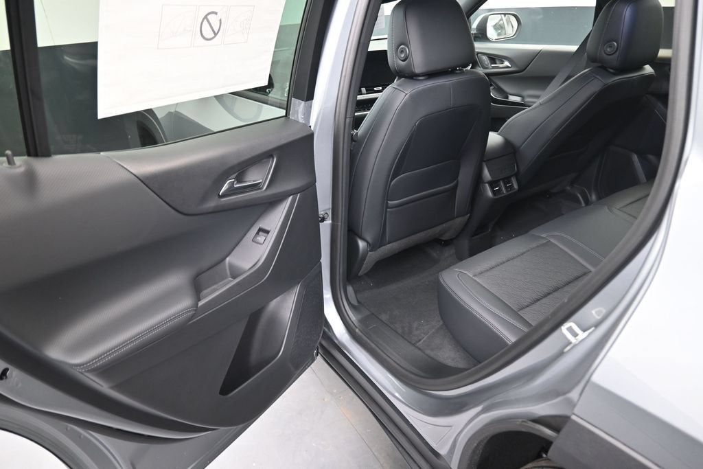 2027 Chevrolet Equinox LT - Photo 9