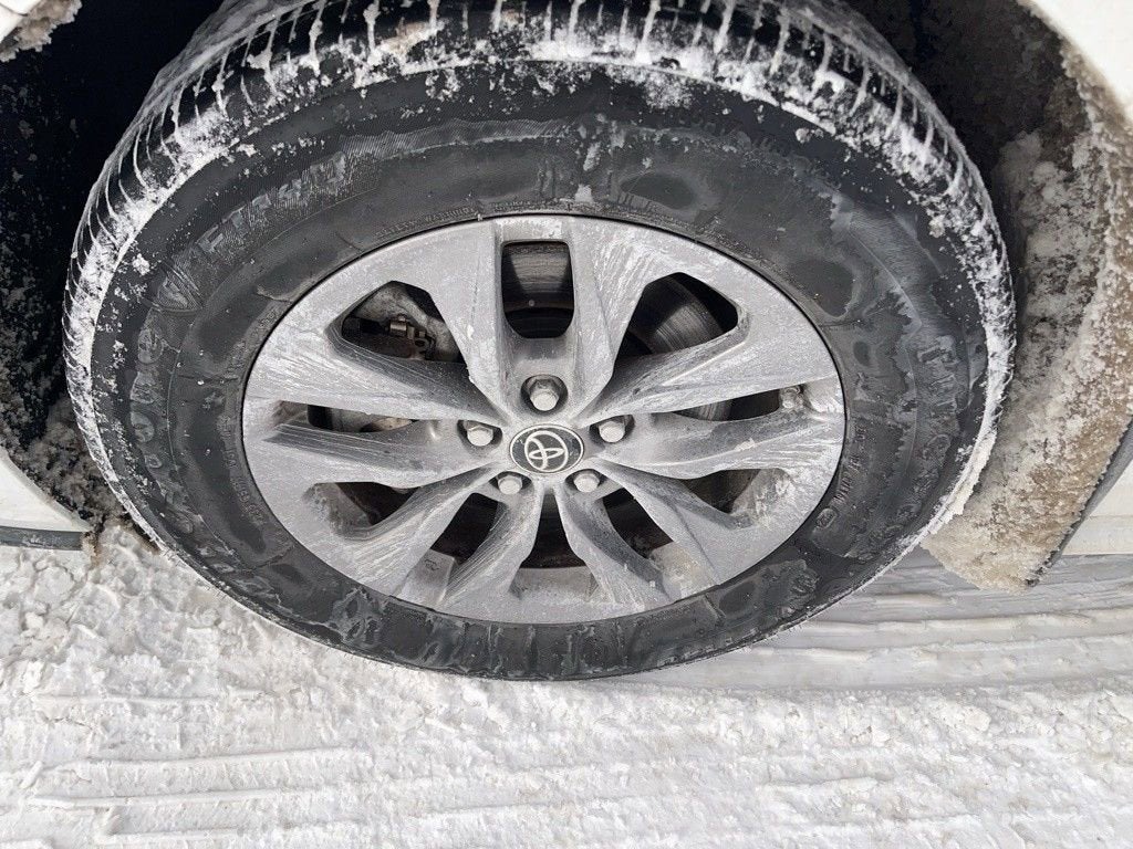 2023 Toyota Sienna LE