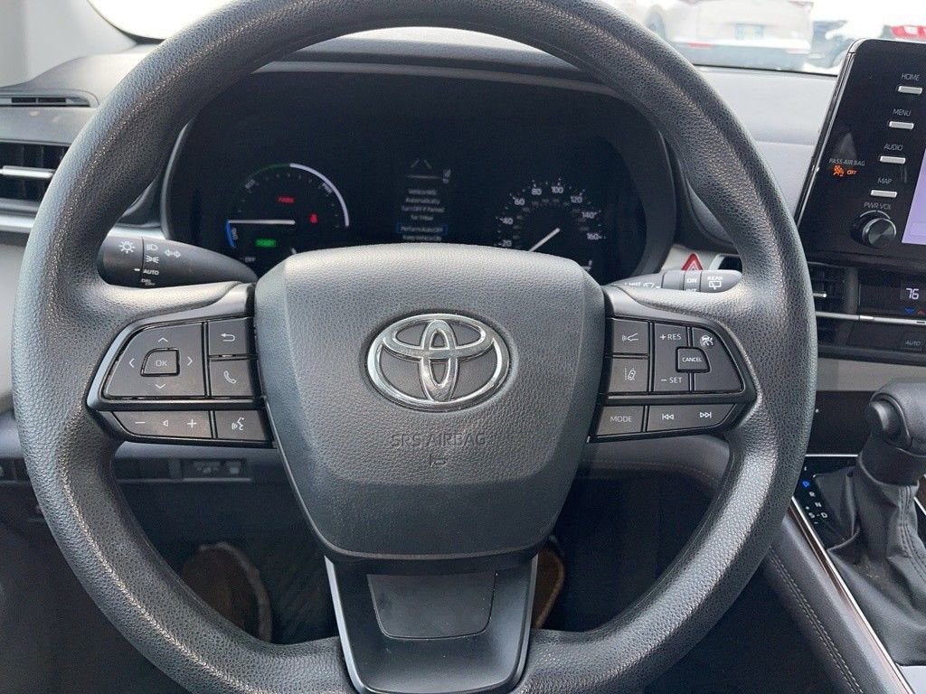 2023 Toyota Sienna LE