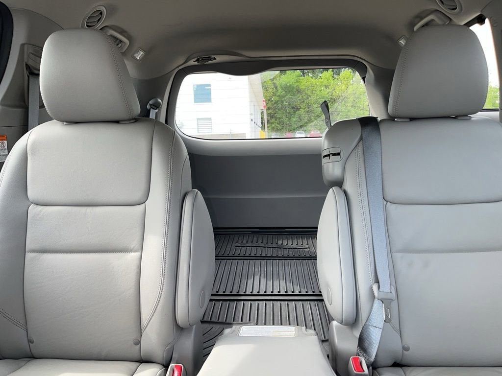 2020 Toyota Sienna XLE Auto Access Seat