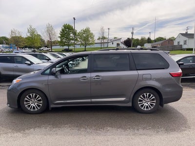 2020 Toyota Sienna XLE Auto Access Seat