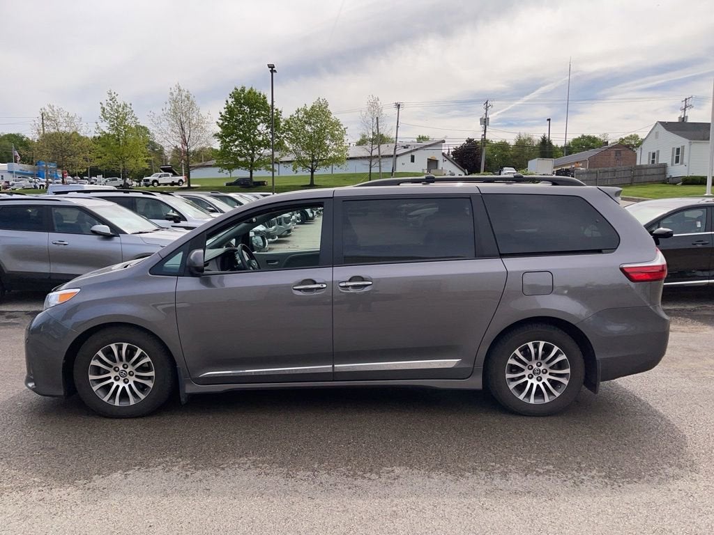 2020 Toyota Sienna XLE Auto Access Seat