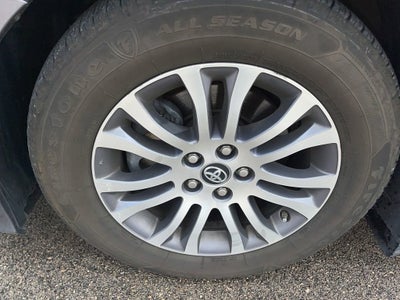 2020 Toyota Sienna XLE Auto Access Seat