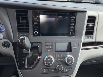 2020 Toyota Sienna XLE Auto Access Seat