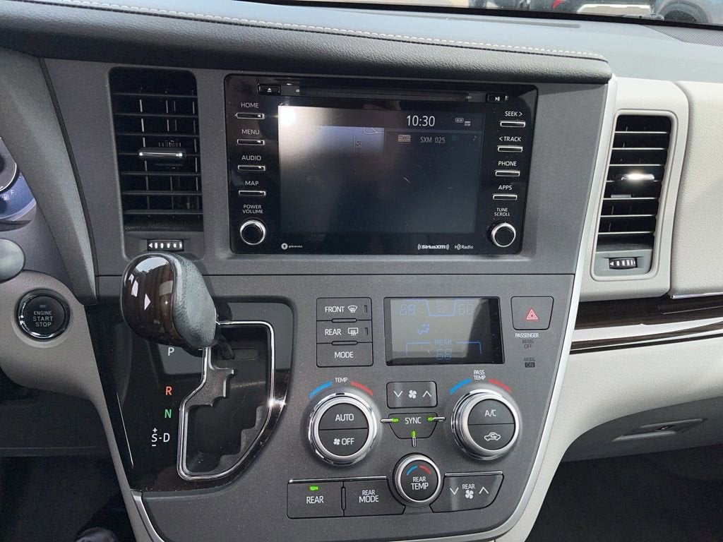 2020 Toyota Sienna XLE Auto Access Seat