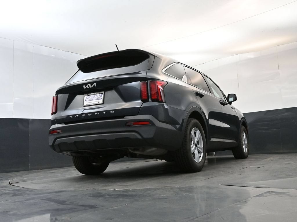 2022 Kia Sorento LX