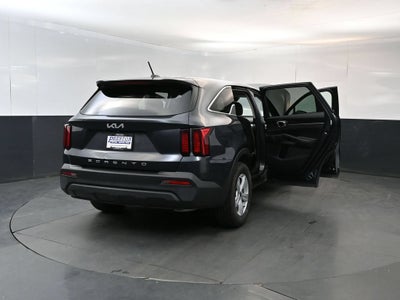 2022 Kia Sorento LX