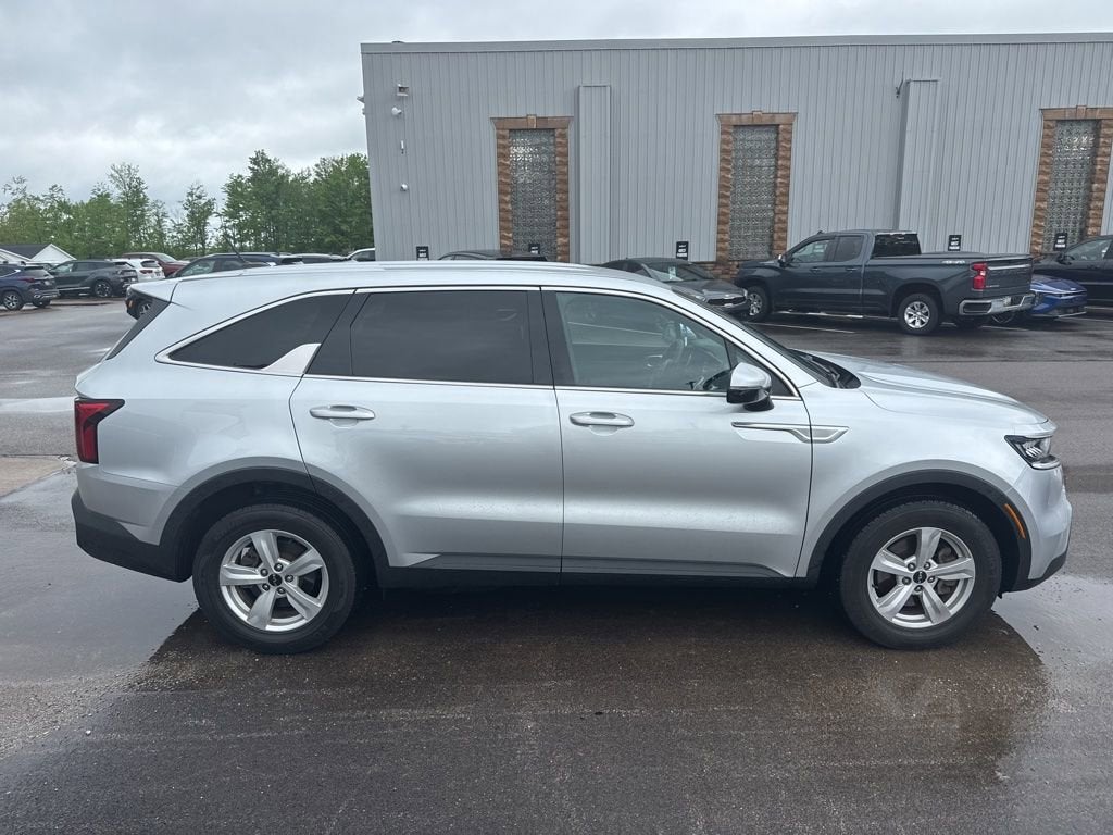 2022 Kia Sorento LX