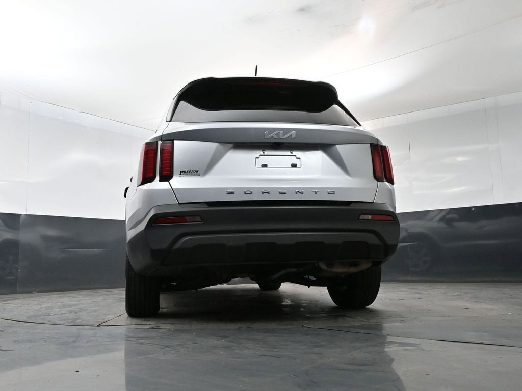 2022 Kia Sorento LX