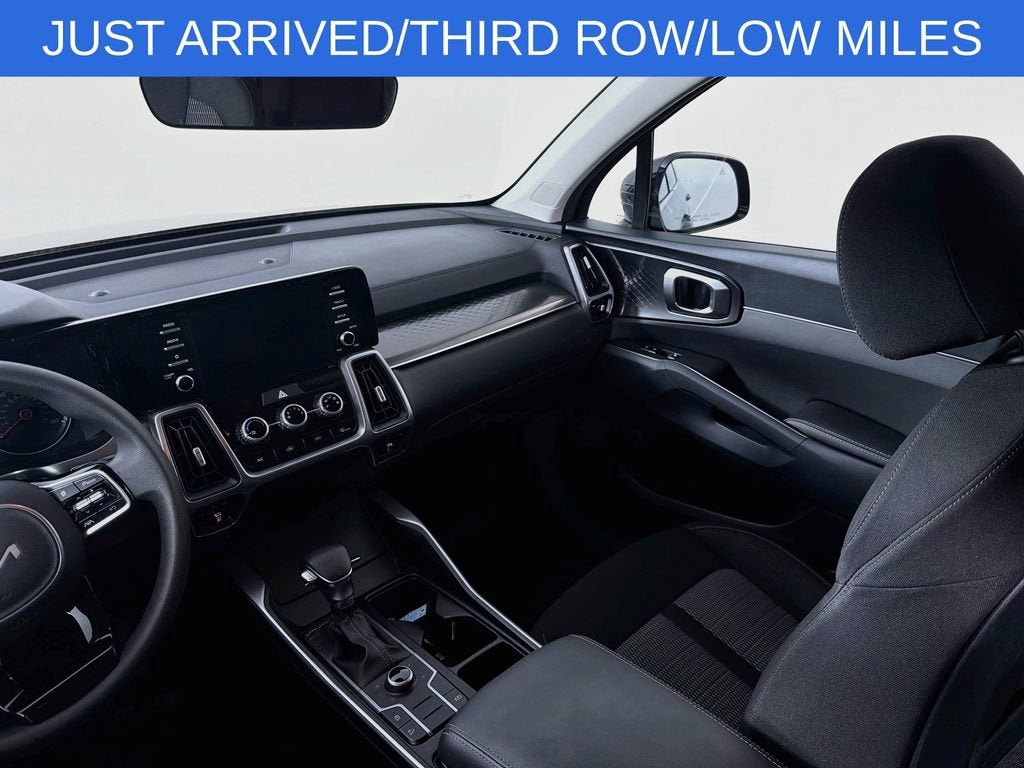 2023 Kia Sorento LX